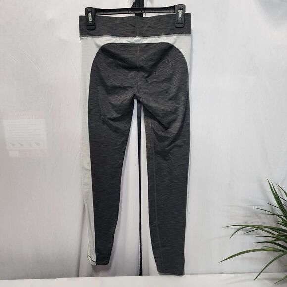 Under Armour Athletic leggings Size M A5 - Picture 3 of 3